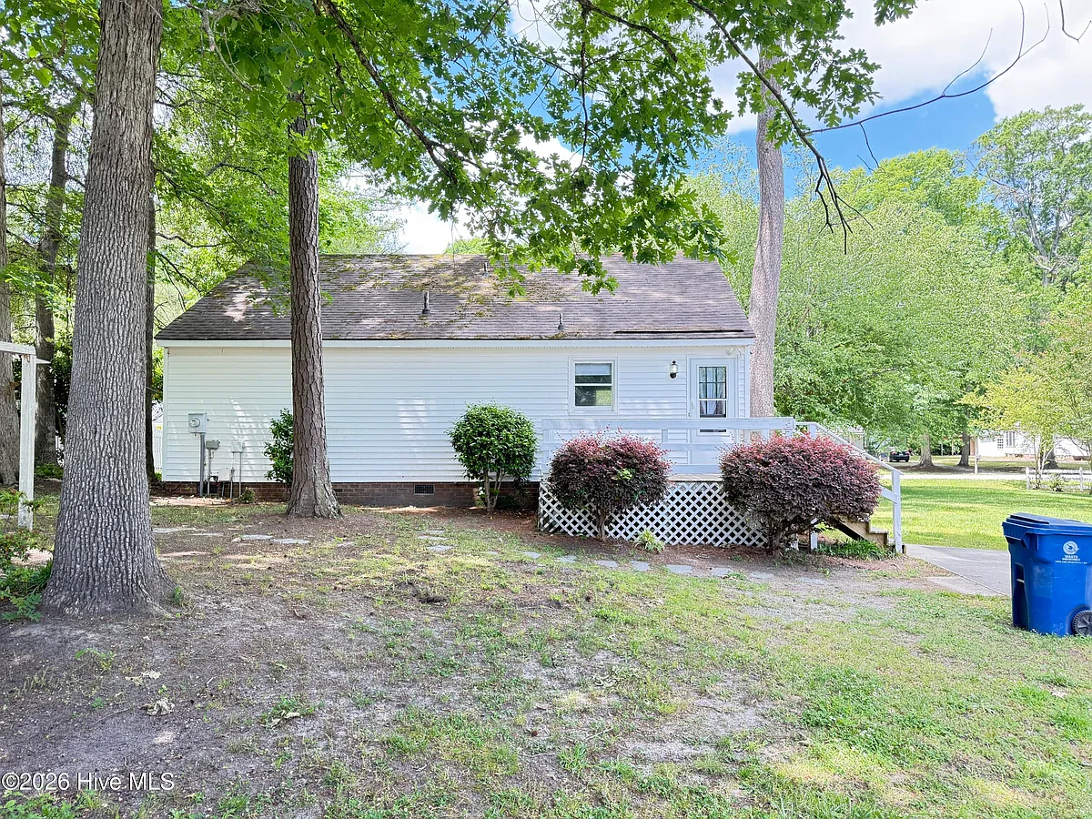 Building Photo - 209 Oak Forest Dr NW