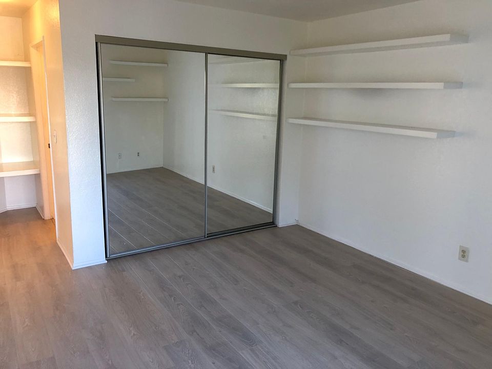 Master bedroom with en-suite bathroom