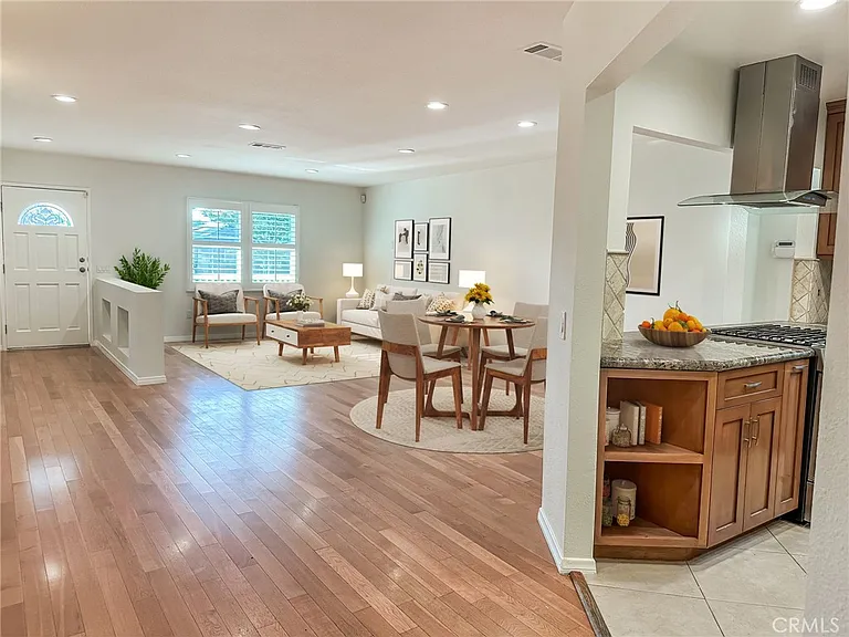 5857 Balcom Ave — Photo 11