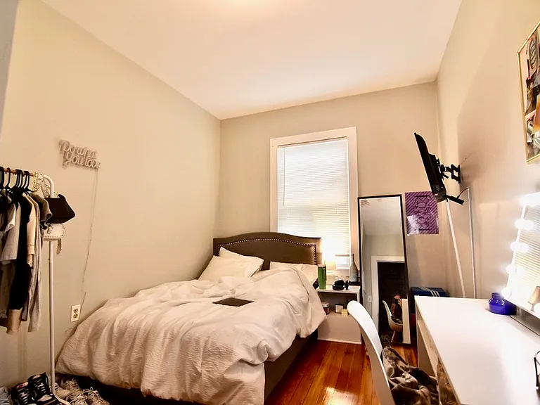 2 Bay St #2 — Photo 10