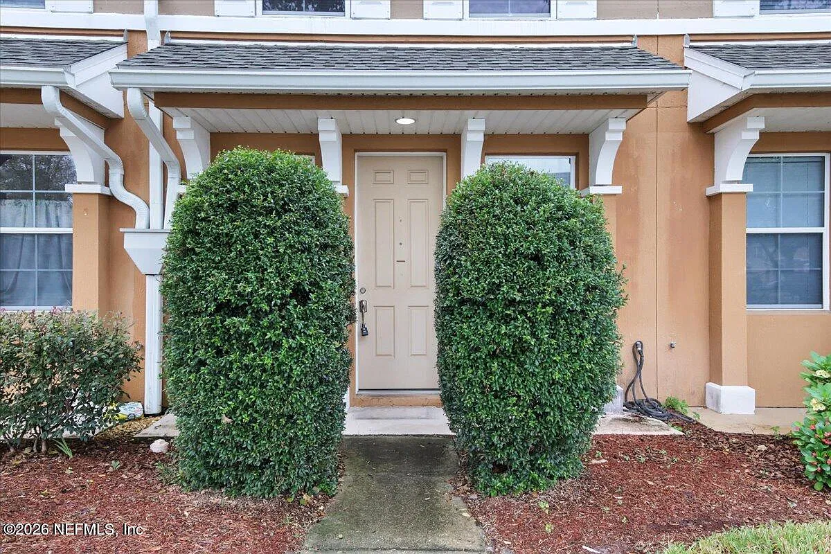 2 bed, 2.5 bath, 1327 sqft, $1,650 — Photo 3
