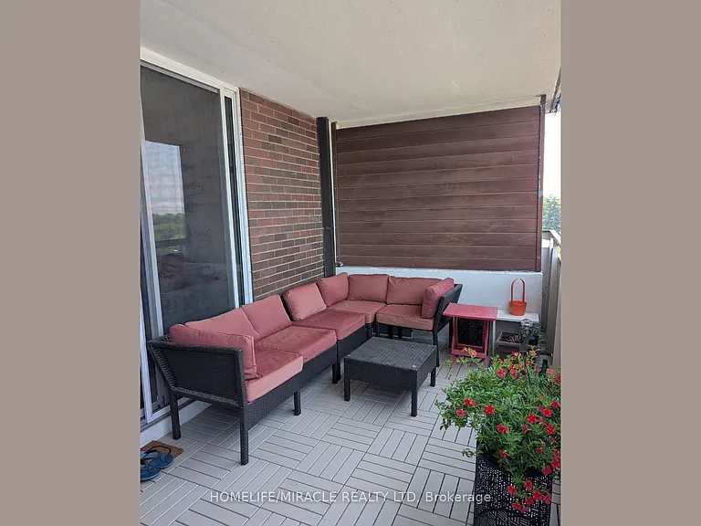 1 Royal Orchard Blvd #906 — Photo 12