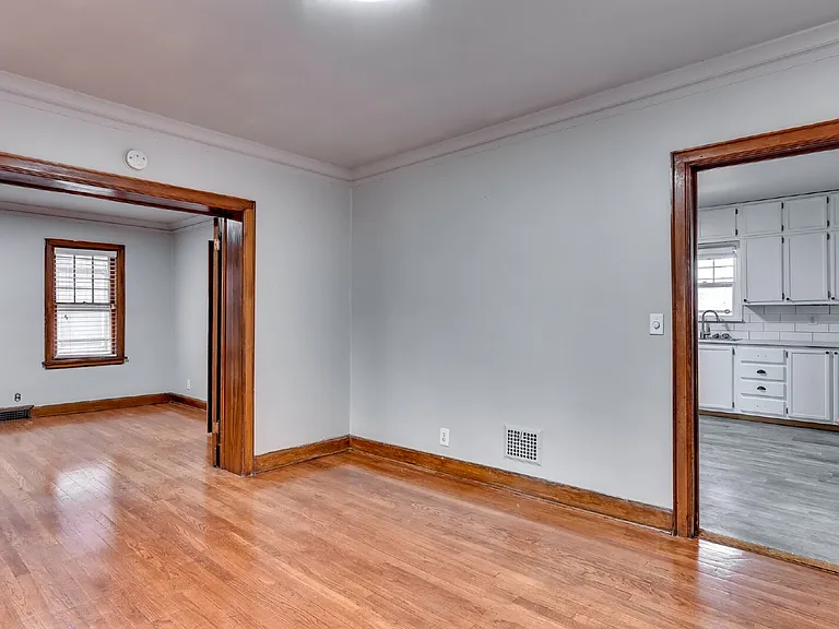 539 Park Ave #1 — Photo 8