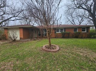 316 Gatrix Ave, Cleburne, TX 76033