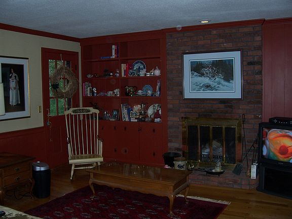 Familr with floor to ceiling FP