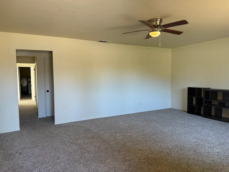 9550 Colton Ave — Photo 3