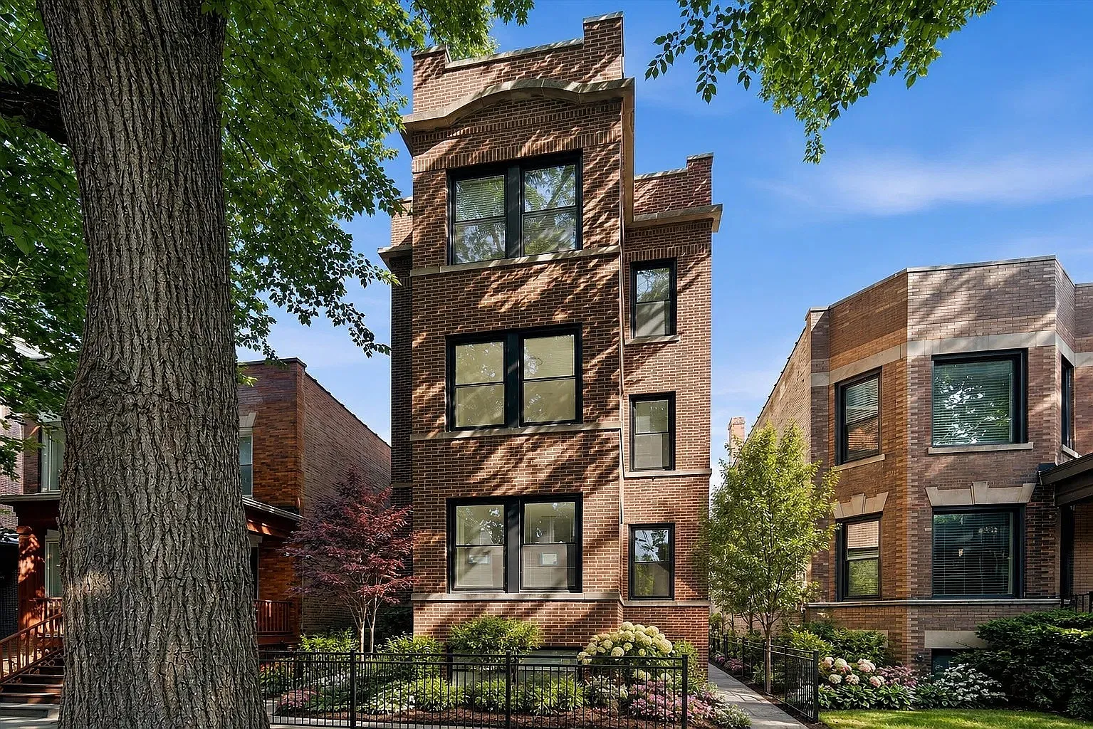 2442 W Wilson Ave — Photo 1