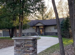 3 Duck Pass Rd, Saint Paul, MN 55127