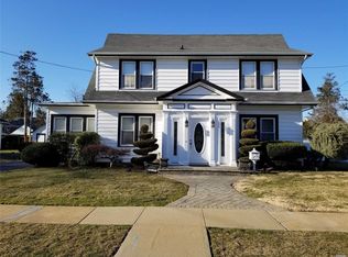 29 Cedar St, Hempstead, NY 11550