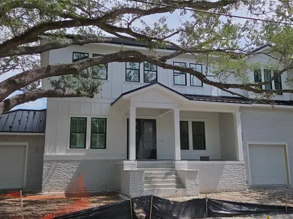 690 Geneva Pl, Tampa, FL 33606