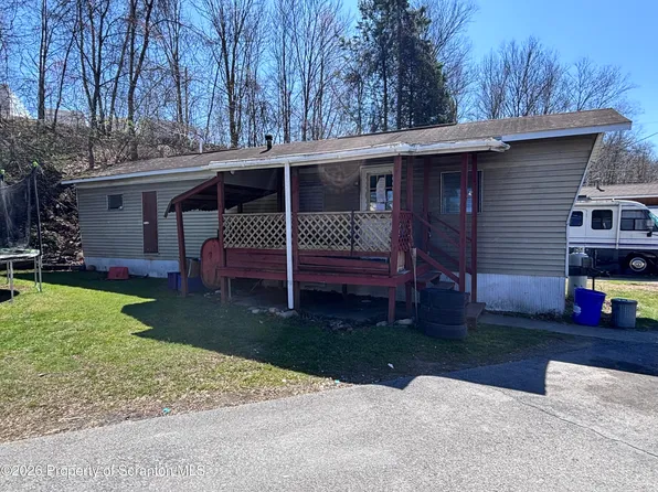 1054 Springbrook Ave Trailer 41, Moosic, PA 18507