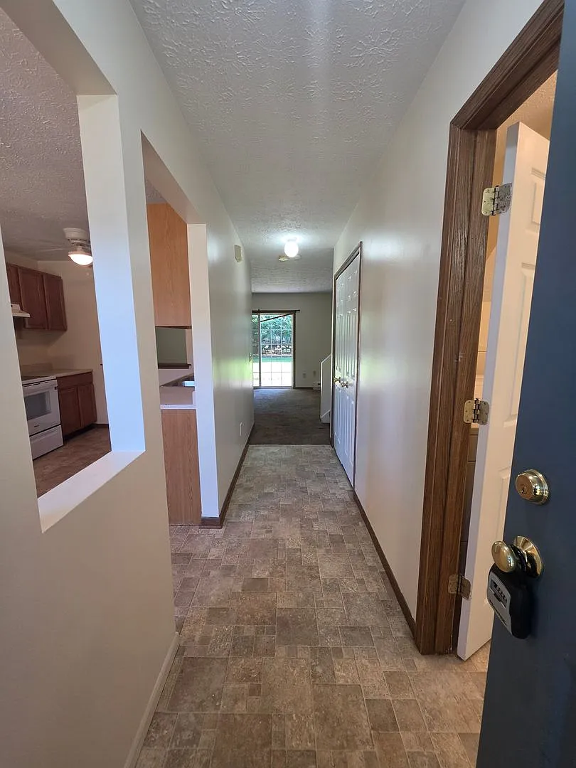 Kent-2 Bedroom 1.5 Bath — Photo 3