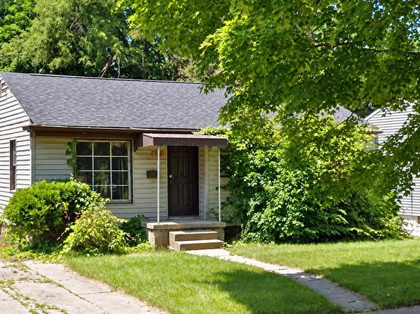 5009 Miami Ln, Flint, MI 48504