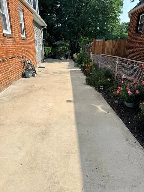 1 bed, 1.0 bath, 1762 sqft, $1,750 — Photo 2