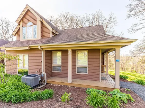 108 Walnut Hill Dr, Galena, IL 61036