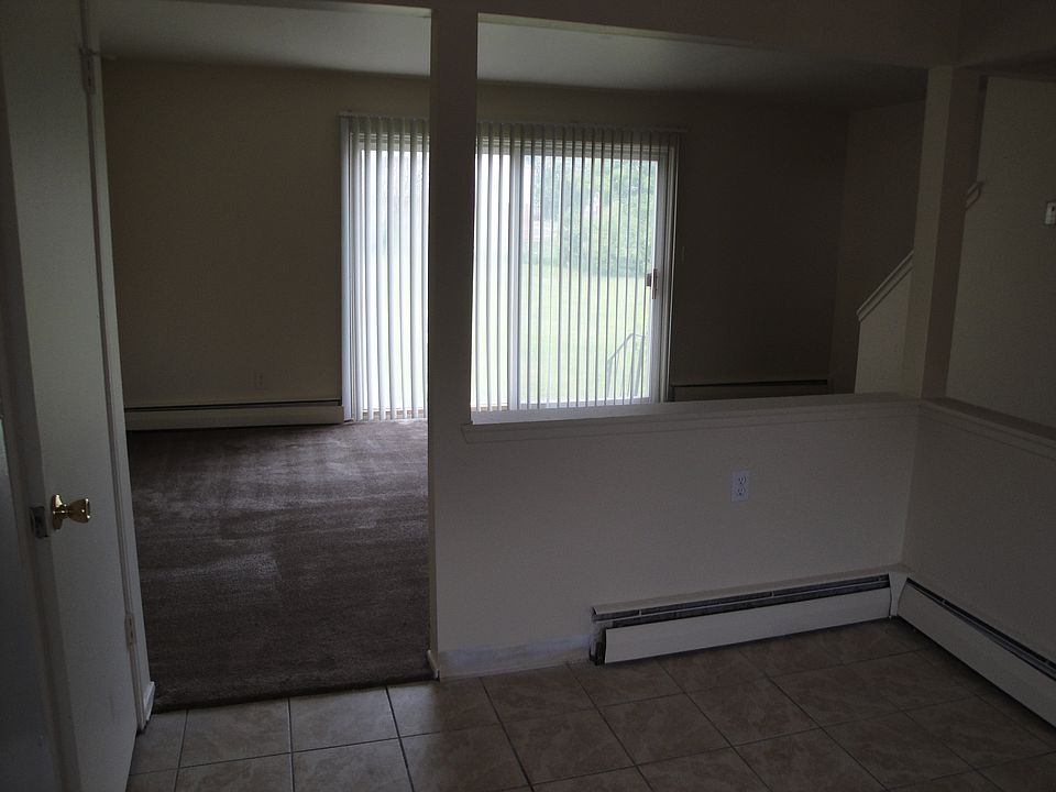 2nd image of 3526 Stonegate Dr