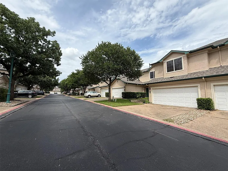 2100 Pipers Field Dr #55 — Photo 33