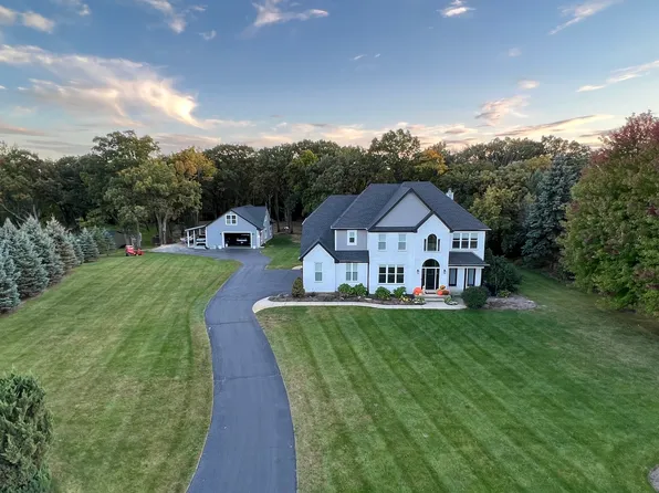 1118 Majestic Dr, McHenry, IL 60051