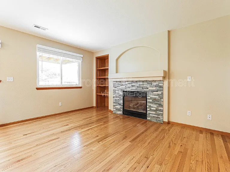 2329 Alpha Ct — Photo 3