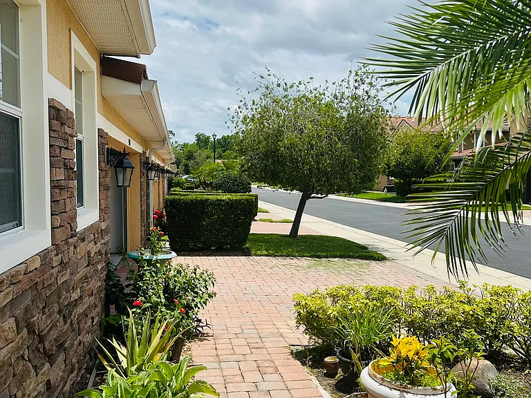 5604 Siracusa Ln — Photo 25