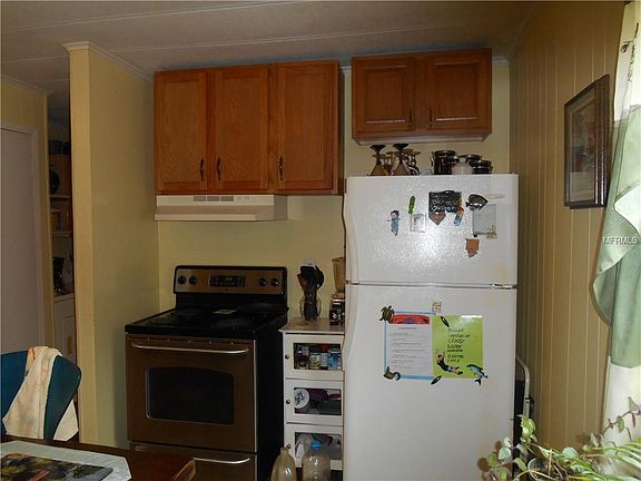 5th image of 136 Robinhood Dr