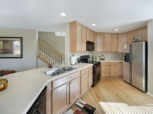 Kitchen with Breakfast Bar