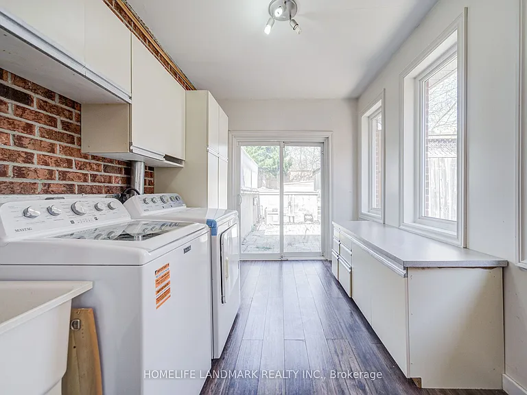 1608 Sherwood Forrest Cir — Photo 13