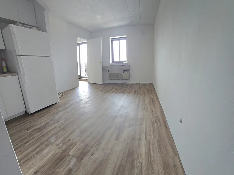 143-51 Roosevelt Ave #14C — Photo 2