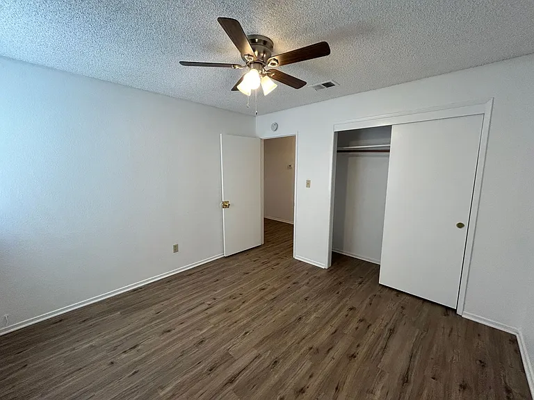 7921 Cold Creek Ct — Photo 13