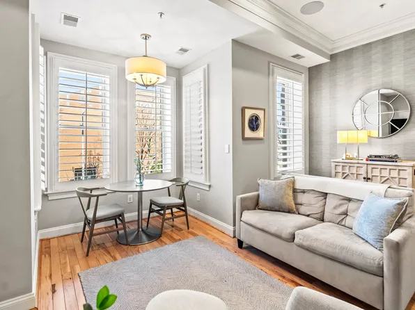 1224 R St NW, Washington, DC 20009