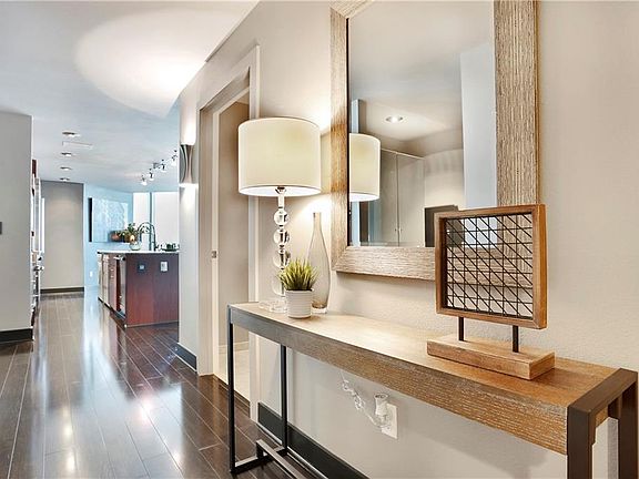 4th image of 1208 E Kennedy Blvd Unit 610