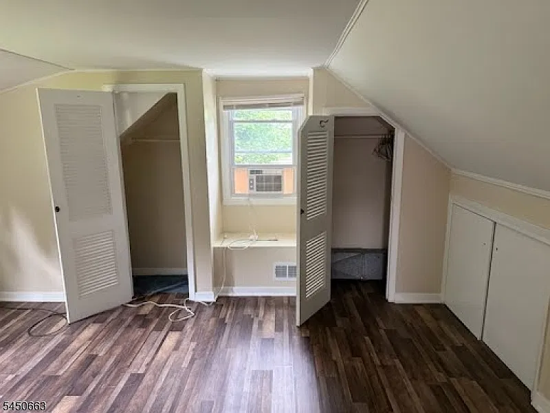 3 bed, 2.0 bath, $4,650 — Photo 2