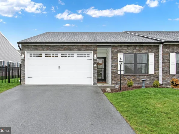 8912 Oriole Ct, Waynesboro, PA 17268