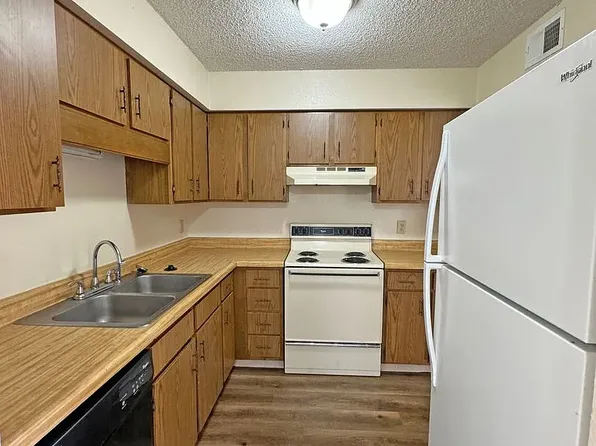 Hilltop, 2940 N East Ave #758ebab5c, Springfield, MO 65803