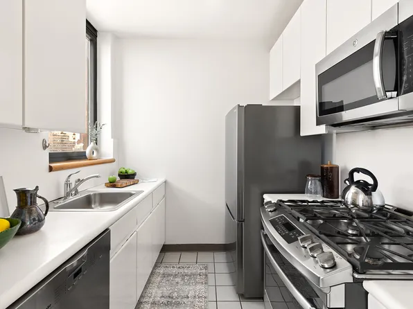 222 Riverside Drive image 4 of 10