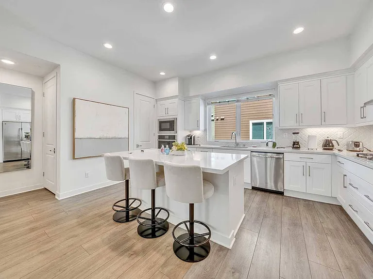 769 Doheny Way — Photo 10