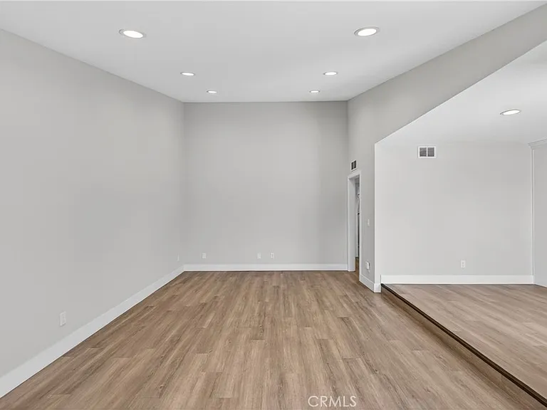 8416 Burnet Ave #7 — Photo 4