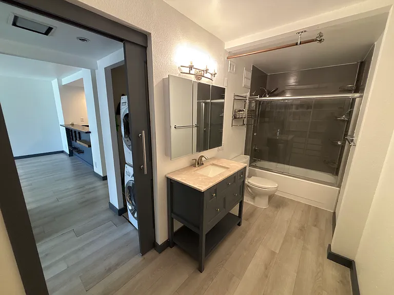 600 W 9th St #612 — Photo 20