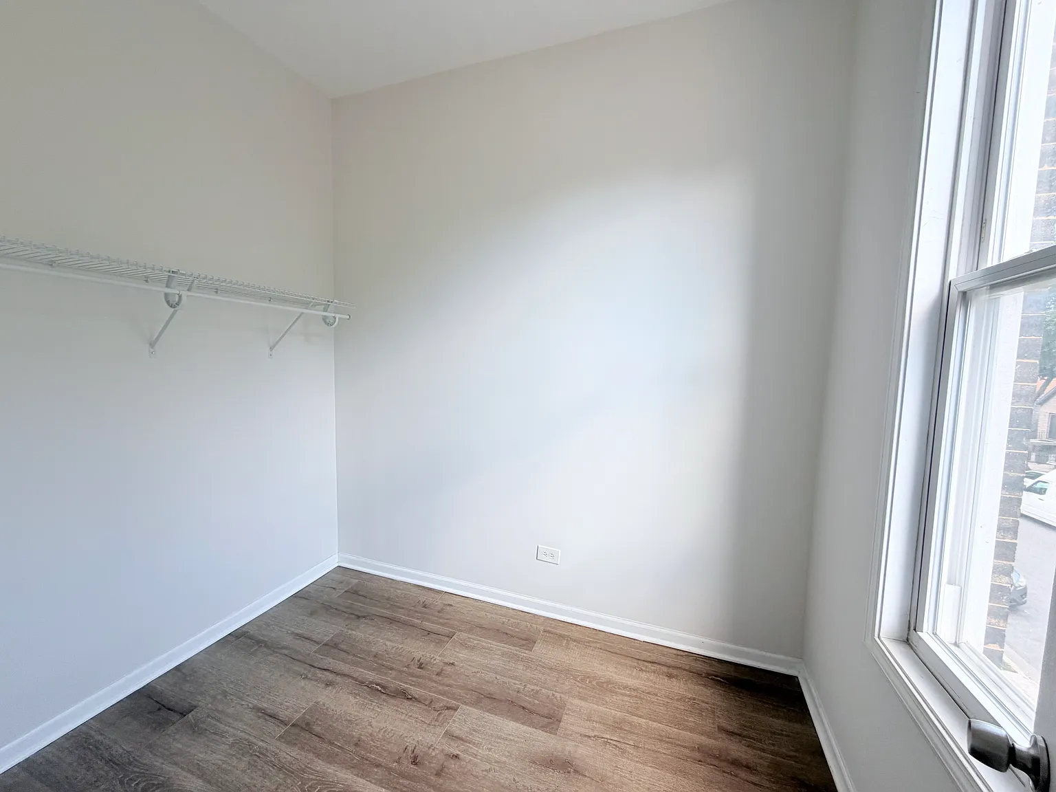 2 bed, 800 sqft, $1,600 — Photo 4