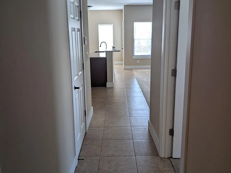 S15W22189 Overlook Ct — Photo 5