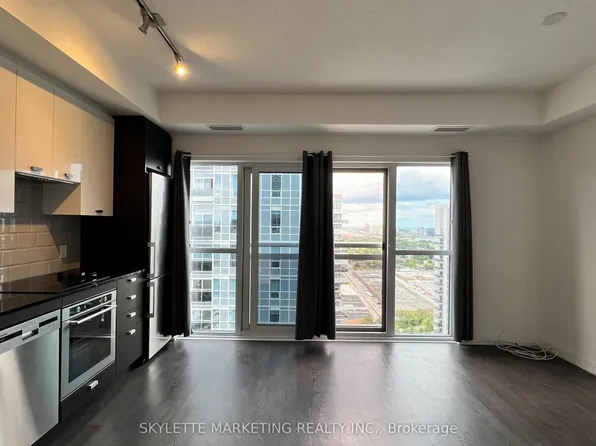 275 Village Green Sq #3017, Toronto, ON M1S 0L8
