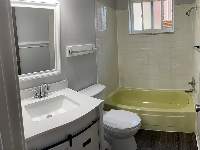 Royal Village Apartment Homes 205 — Photo 7