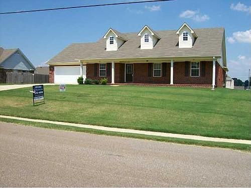 2nd image of 301 Beverly Dr