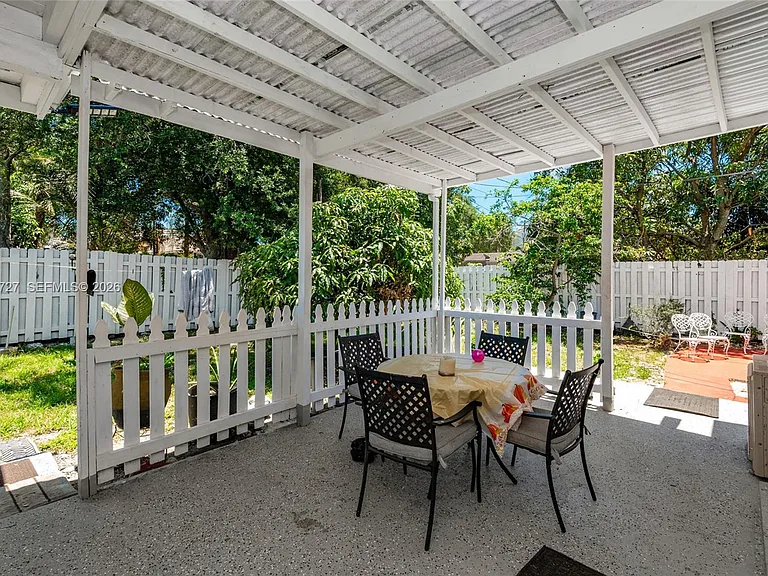 13485 NE 9th Ave — Photo 14