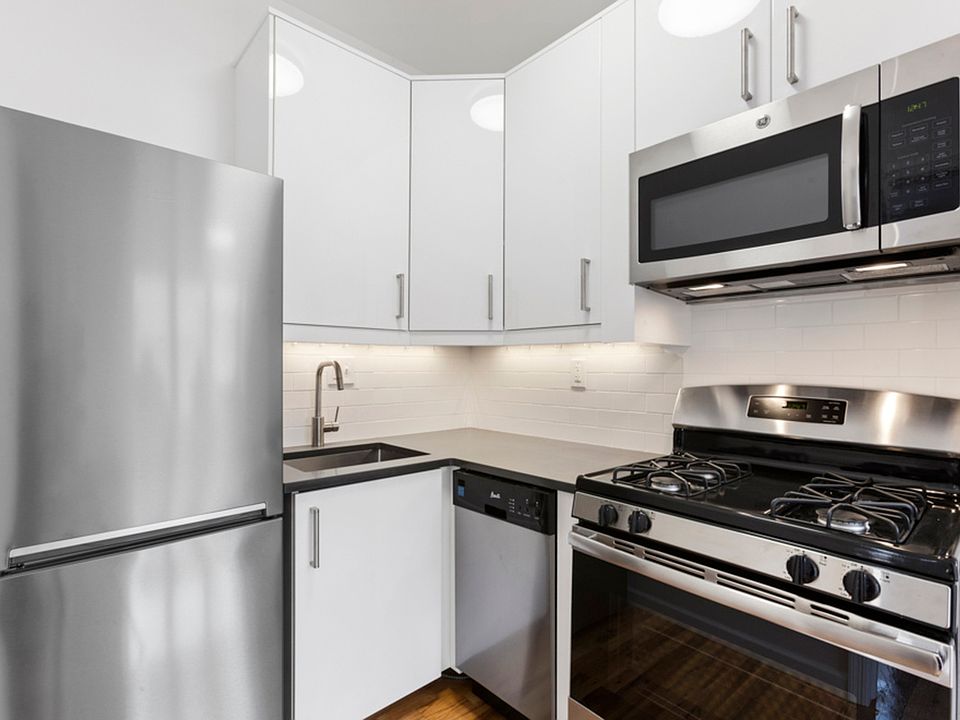 2nd image of 190 Meserole St #5R