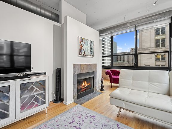 5th image of 130 S Canal St APT 619
