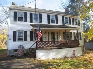 7 Philo Rd, Hudson, NY 12534