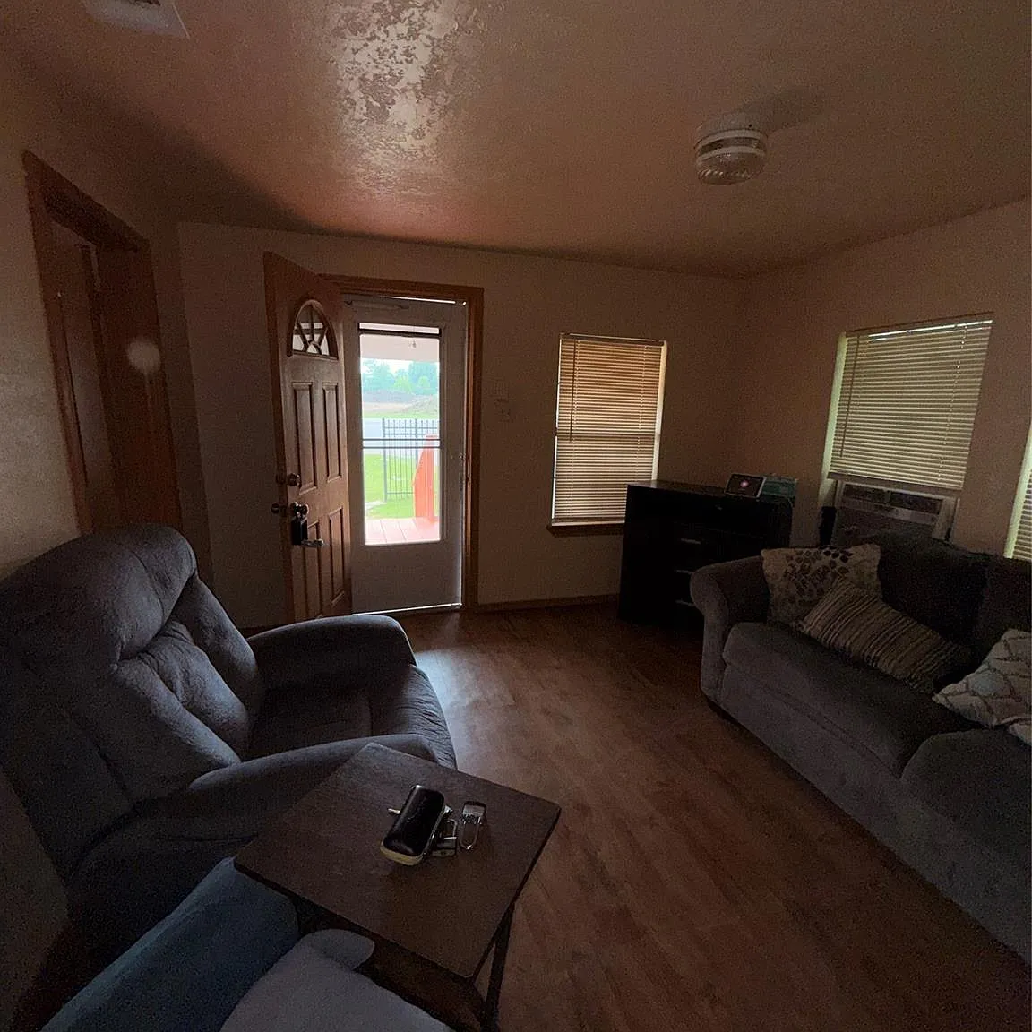 2 bed, 1.0 bath, 888 sqft, $1,250 — Photo 3
