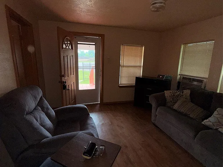 7110 Highway 6 — Photo 3