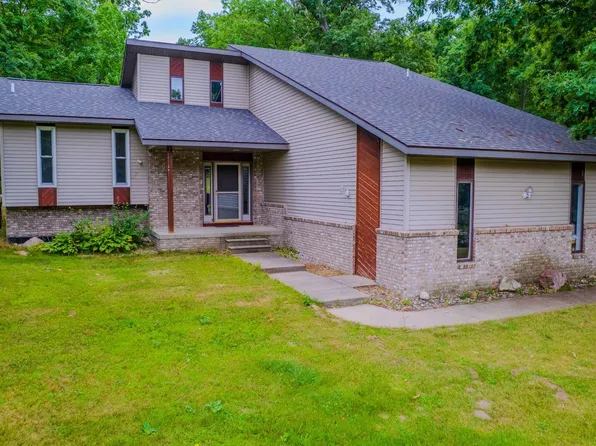 1825 W Sunset Dr, Roscommon, MI 48653